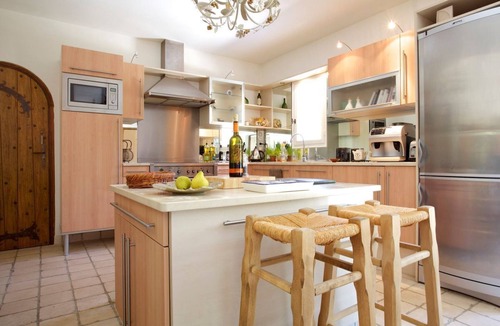 Lacoste Villa | Villa Borie - Three Bedroom Villa, Sleeps 6