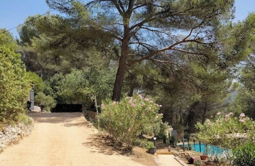 Auriol Villa | Villa Cigalons en Pleine Pinède + Piscine Chauffée au Coeur D'une Oliveraie