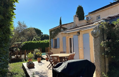 Venelles Villa | Villa Climatisée 140m² Avec Jardin et Piscine à Proximité D'aix-en-pce - 6 Pers
