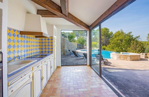 Draguignan Villa | Villa Colombes by Villa Plus