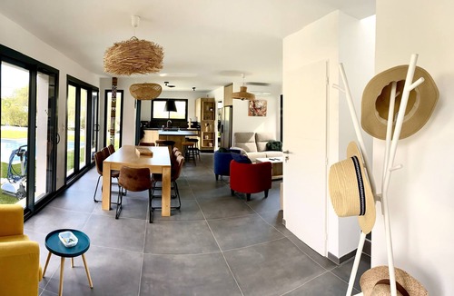 La Valette-du-Var Villa | Villa Contemporaine , Piscine, Gazonnée Plantée D'oliviers , Plages 15' sud