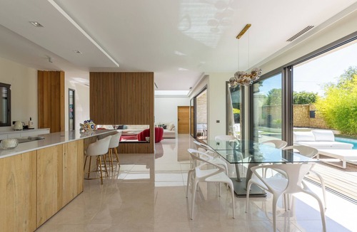 Est House | VILLA DE LA TORSE
