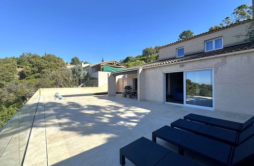 La Londe-les-Maures House | Villa for 12 people with heated pool, overlooking hills and sea