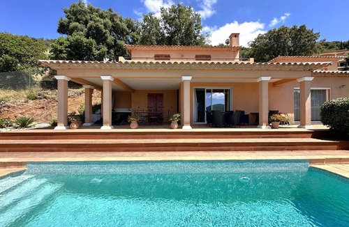 La Londe-les-Maures House | Villa for 7 people with pool and panoramic sea view