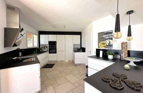 La Londe-les-Maures House | Villa for 8 people with pool and sea view