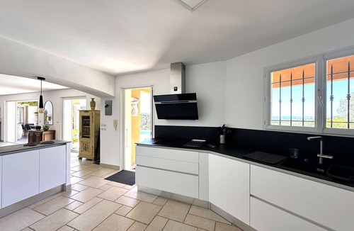 La Londe-les-Maures House | Villa for 8 people with pool and sea view