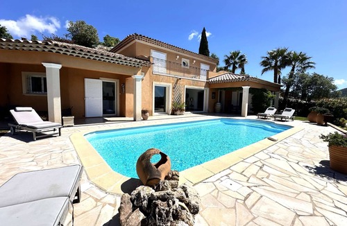 La Londe-les-Maures House | Villa for 8 people with pool and sea view