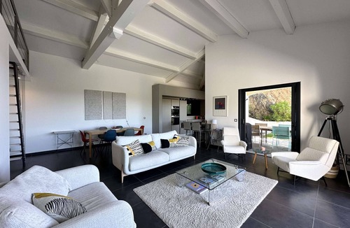 La Londe-les-Maures House | Villa for 8 People with Heated Pool and Sea View