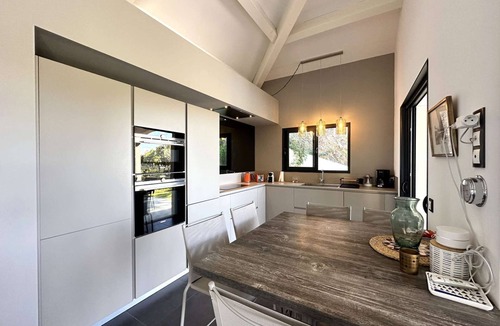 La Londe-les-Maures House | Villa for 8 People with Heated Pool and Sea View