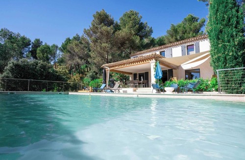 Saint-Marc-Jaumegarde Villa | Villa
