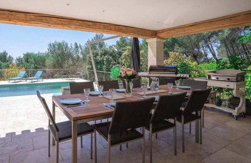 Saint-Marc-Jaumegarde Villa | Villa