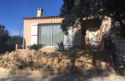 Vers-Pont-du-Gard Villa | Villa