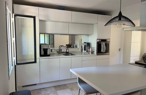 Les Angles House | Villa, garden, swimming pool less than 5 minutes from the Palais des Papes and Avignon (2 kms)