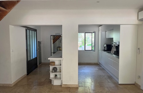 Les Angles House | Villa, garden, swimming pool less than 5 minutes from the Palais des Papes and Avignon (2 kms)