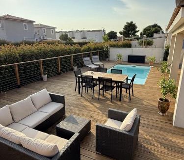 Garons House | Villa Gina