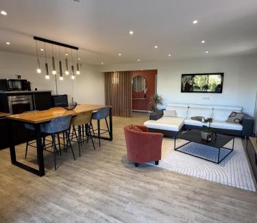 Garons House | Villa Gina
