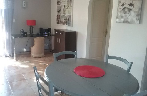 L'Isle-sur-la-Sorgue Villa | Villa Isle on the quiet Sorgue with pool