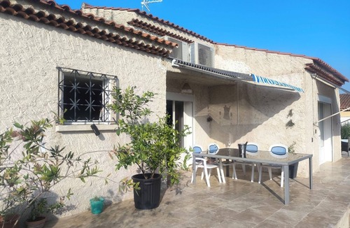 Le Luc Villa | Villa Juju