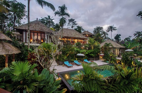 Taro Villa | Villa Lembah Damai by GenuineHost