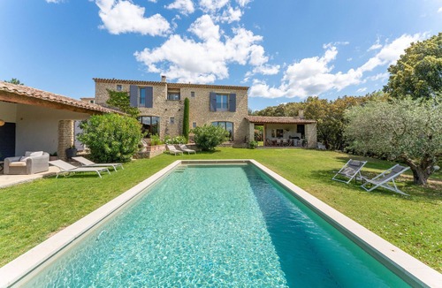 Gordes Villa | Villa 'Les Terrasses De Gordes' with Private Pool & Wi-Fi