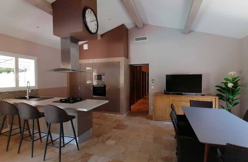 Draguignan House | Villa Luxueuse au Calme D'une Pinède