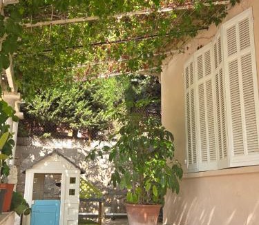 Ollioules House | Villa Manoa