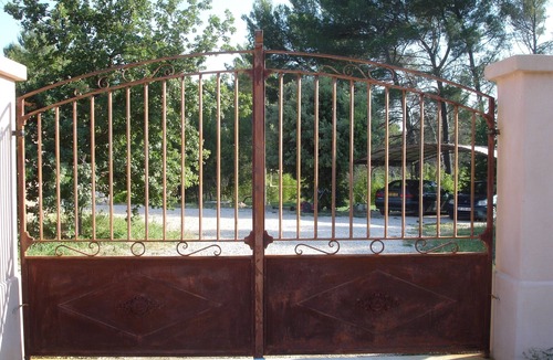 Venelles Villa | Villa of character 250m2 floor standing large pool quiet