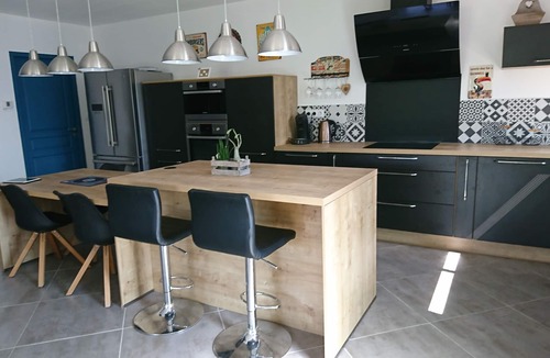 Ledenon Villa | Villa of happiness near Pont du Gard