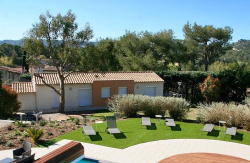 Orgon House | Villa Orgon, 6 bedrooms, 12 persons