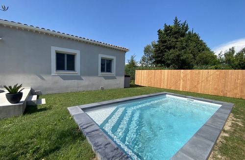 Chateauneuf-de-Gadagne Villa | Villa Piscine Contemporaine 6 Personnes