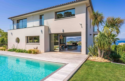 Giens Villa | Villa Prestige Vue Mer et Piscine - La Madrague Giens
