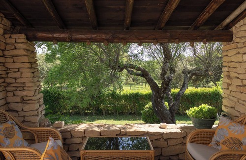 Cabrieres-d'Avignon House | Villa Provencale Face AU Luberon