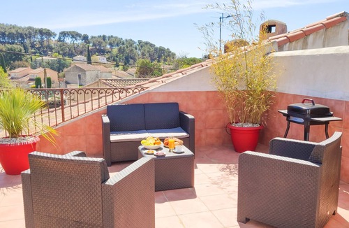 Plan-de-Cuques Apartment | Villa Reiala Plan-de-Cuques - Studio with terrace