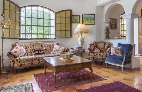 Beaucaire Villa | Villa Romane - Seven Bedroom Villa, Sleeps 16