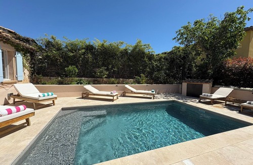 La Mole Villa | Villa Sereno - 20min from Saint-Tropez. 5 bedrooms with private pool.
