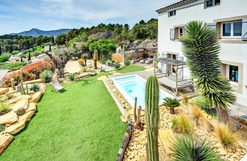 Roquevaire Villa | Villa Unique and exotic setting