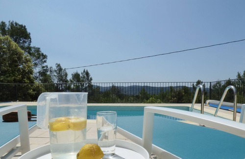 La Roquebrussanne House | Villa with pool in the heart of the pine forest in absolute calm