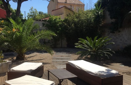 8th Arrondissement Villa | Villa with pool at the gates of the Creeks