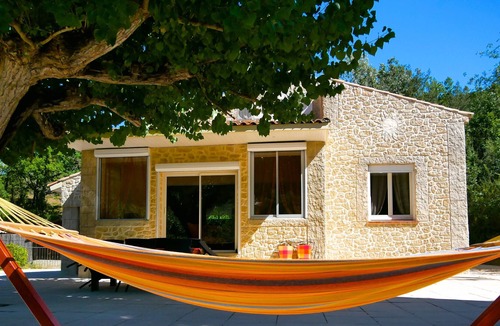 Correns Villa | Villa with pool terrace and garden nearby. beaches and Gorges du Verdon