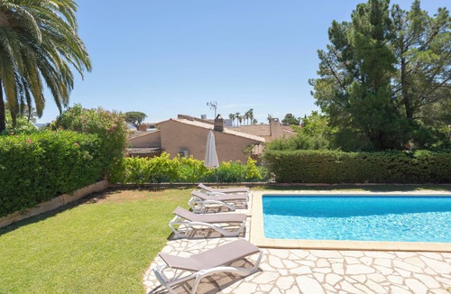 Cavaliere House | Villa with private heated pool, 4 min walk from the beach and the centre