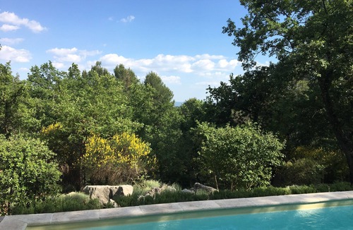 Pierrevert Villa | Villa with private pool in a quiet pine forest between Luberon and Verdon