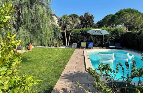 Les Baumettes Villa | Villa with private pool and views of the hills.