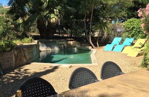 La Madrague Villa | Villa with swimming pool 500 m from the Grande Plage des Lecques. Large landscaped garden