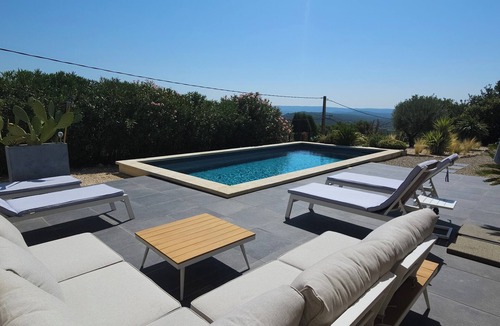 Crillon-le-Brave Villa | VILLA WITH VIEW OF MONT VENTOUX equipped for cyclists