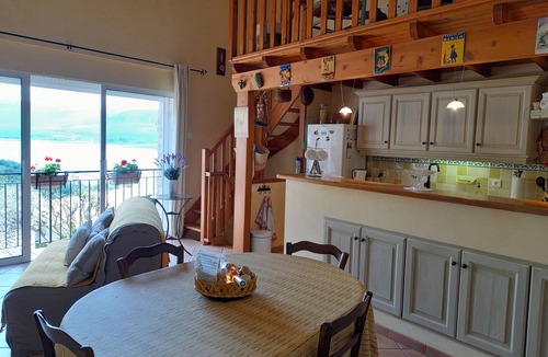 Sainte-Croix-du-Verdon House | Village house with lake view