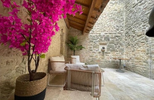 Cornillon-Confoux House | Village house on 2 levels with 2 bedrooms and 2 terraces