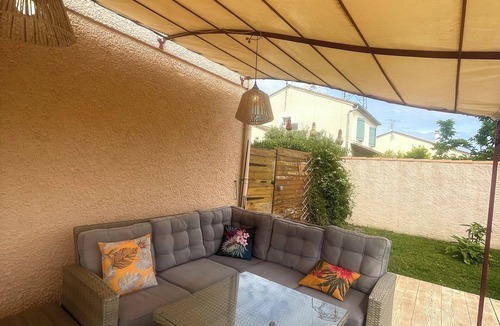 Manduel House | village house with swimming pool