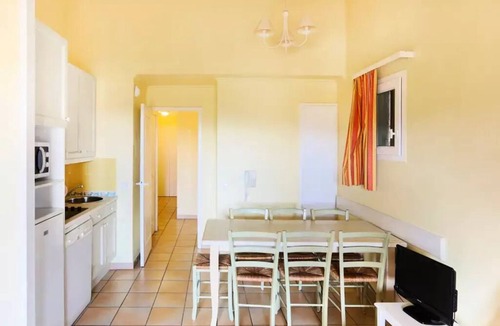 Pont Royal Apartment | Village Pont Royal in Provence - maeva Home - 2 Room Apartment 7 People Selection