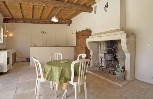 Montfrin Villa | Vineyard Villa in Montfrin