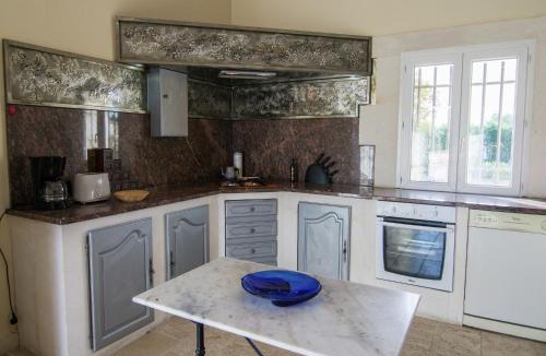 Montfrin Villa | Vineyard Villa in Montfrin